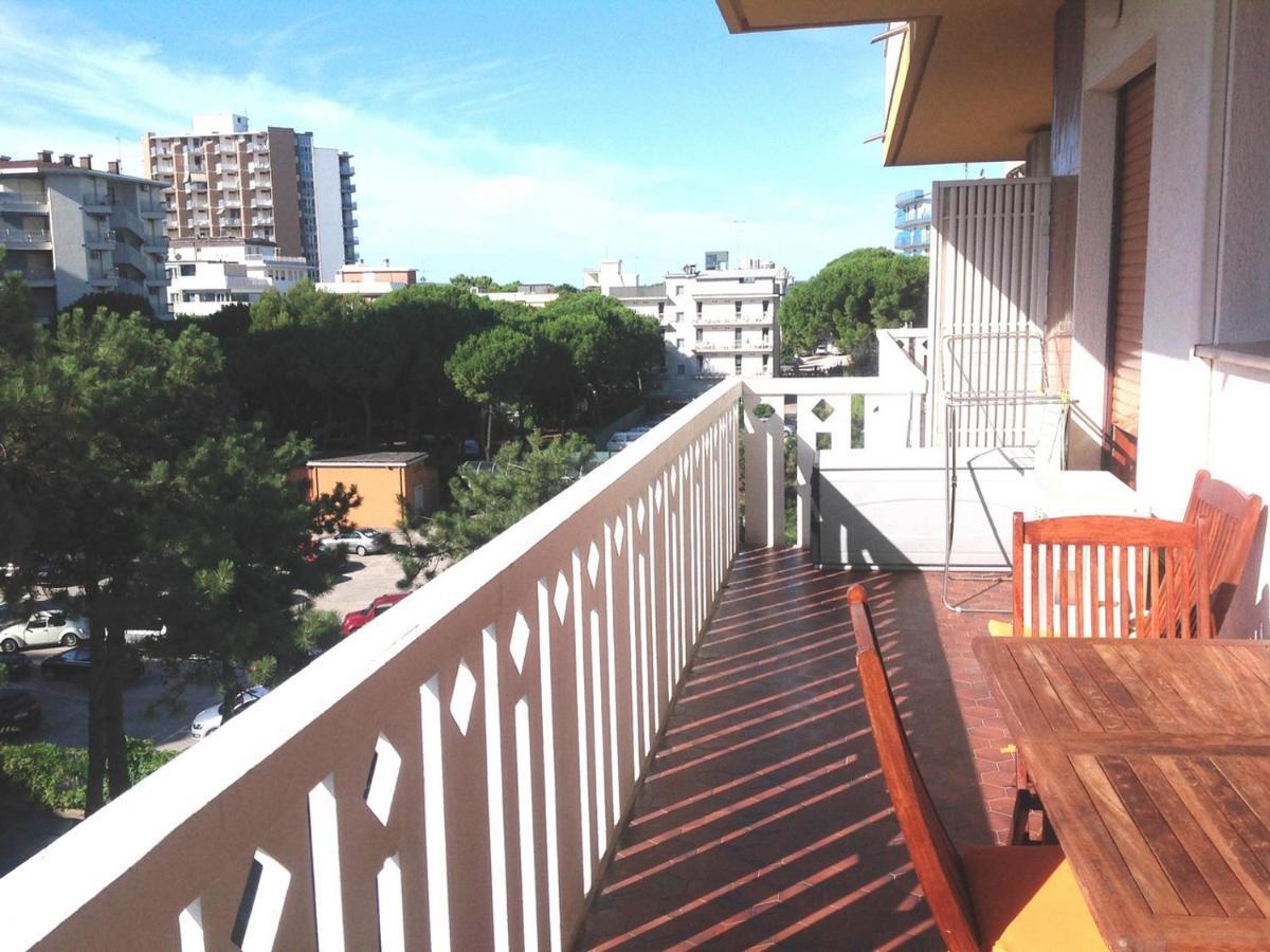 Lucerna Apartments At Sabbiadoro Beach Lignano Sabbiadoro Exterior photo